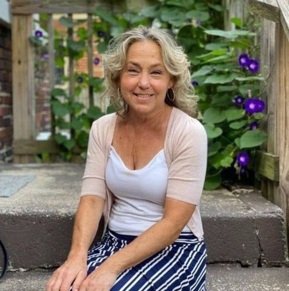 Meet your Posher, Carol - Picture 1 of 1